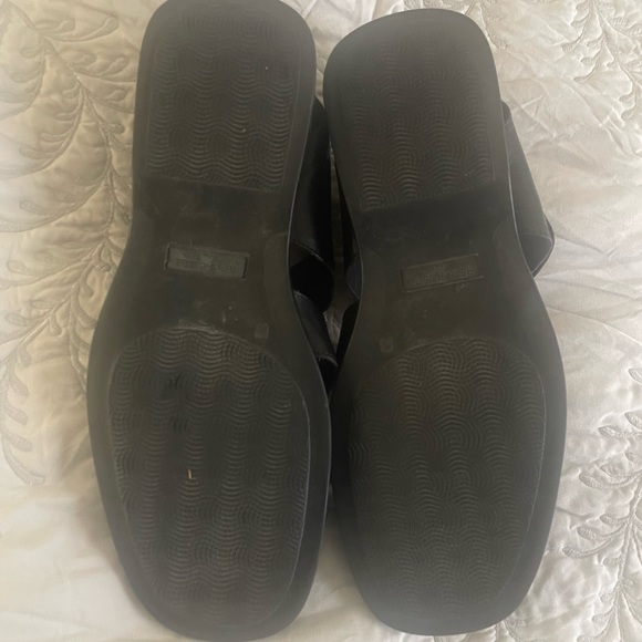 To Boot New York by Adam Derrick. Men’s sandal in like new condition. - Picture 3 of 5